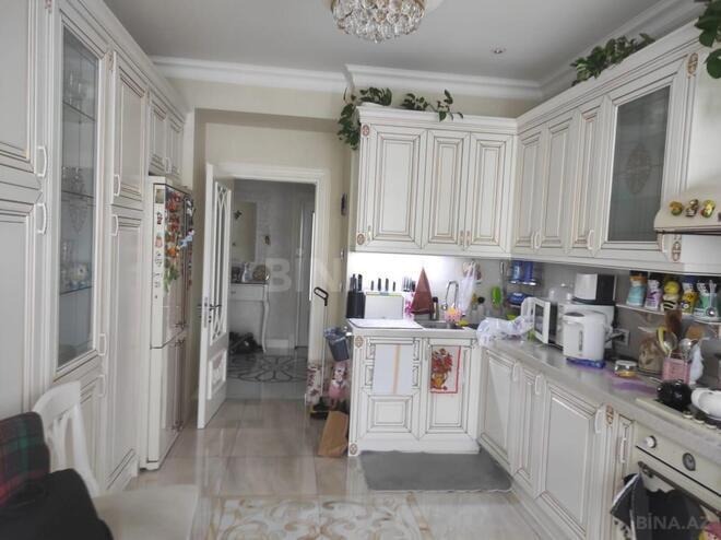 Продаётся 3-комн. новостройка 131 м², м. Низами, photo 10 from 16