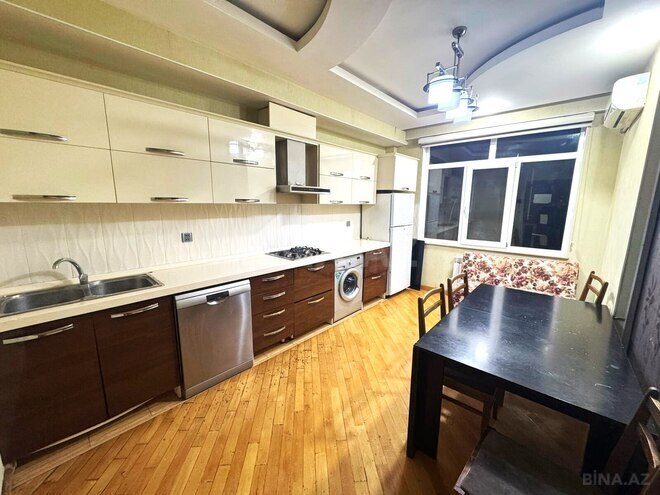 Сдаётся 4-комн. новостройка 140 м², м. Иншаатчылар, photo 13 from 24