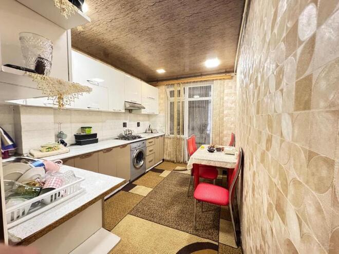 Satılır 4 otaqlı köhnə tikili 110 m², Xalqlar Dostluğu m., photo 15 from 20