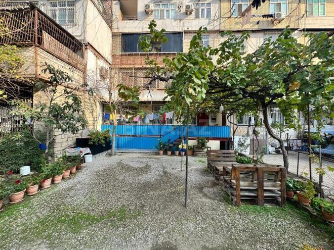 Satılır 4 otaqlı köhnə tikili 110 m², Xalqlar Dostluğu m., photo 19 from 20