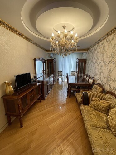 Сдаётся 2-комн. новостройка 60 м², м. Ази Асланов, photo 1 from 9