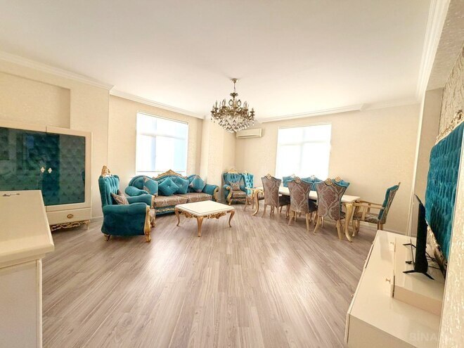 Сдаётся 3-комн. новостройка 142 м², м. 8 ноября, photo 1 from 16