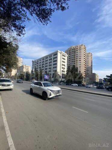 Satılır 2 otaqlı köhnə tikili 60 m², İnşaatçılar m., photo 1 from 14