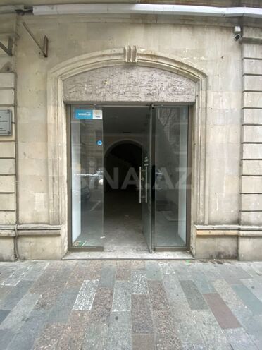 İcarəyə verilir  obyekt 110 m², 28 May m., photo 1 from 6