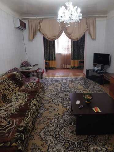 Продаётся 3-комн. вторичка 70 м², Абшеронcкий  р., photo 1 from 16