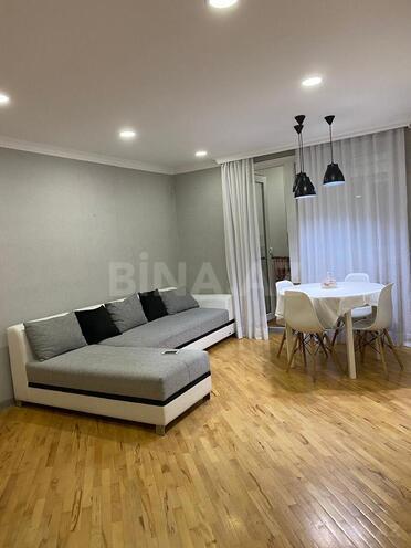 Продаётся 2-комн. вторичка 50 м², м. Низами, photo 3 from 18