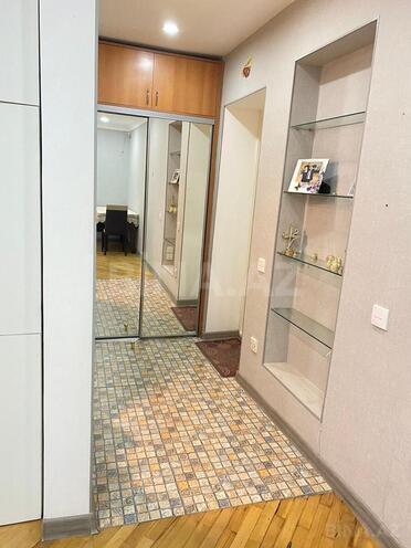 Продаётся 2-комн. вторичка 50 м², м. Низами, photo 11 from 18