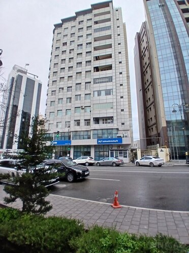 Продаётся 3-комн. новостройка 147 м², м. Элмляр Академиясы, photo 1 from 17