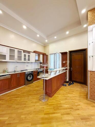 İcarəyə verilir 3 otaqlı köhnə tikili 118 m², Sahil m., photo 13 from 24