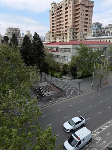 İcarəyə verilir 3 otaqlı köhnə tikili 118 m², Sahil m., photo 3 from 24