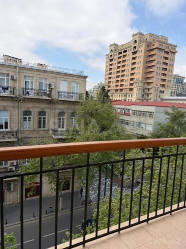 İcarəyə verilir 3 otaqlı köhnə tikili 118 m², Sahil m., photo 20 from 24