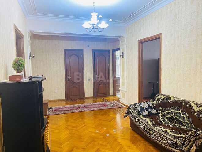 Продаётся 3-комн. вторичка 99 м², м. Элмляр Академиясы, photo 7 from 10