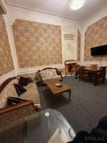 Сдаётся 4-комн. вторичка 110 м², м. Сахил, photo 1 from 28