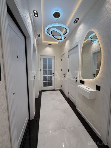 Продаётся 3-комн. вторичка 70 м², м. Ази Асланов, photo 1 from 17