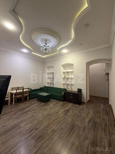 Satılır 3 otaqlı köhnə tikili 110 m², Sahil m., photo 1 from 22