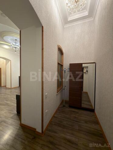 Satılır 3 otaqlı köhnə tikili 110 m², Sahil m., photo 17 from 22