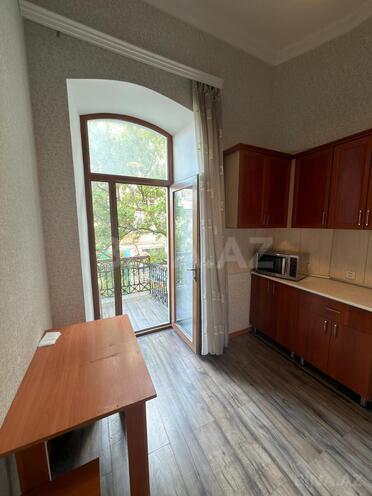 Satılır 3 otaqlı köhnə tikili 110 m², Sahil m., photo 20 from 22