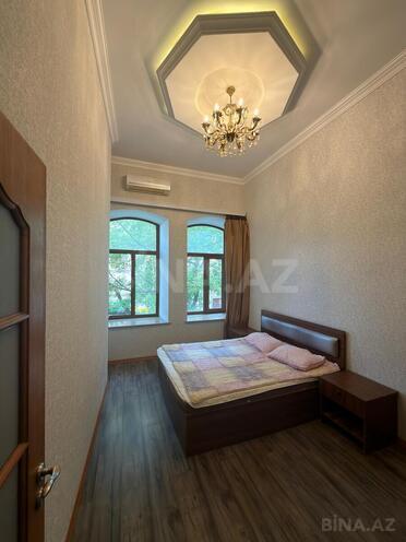 Satılır 3 otaqlı köhnə tikili 110 m², Sahil m., photo 3 from 22