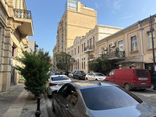 Satılır 3 otaqlı köhnə tikili 110 m², Sahil m., photo 9 from 22