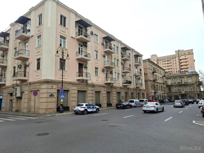 Продаётся 3-комн. вторичка 80 м², м. Сахил, photo 1 from 14