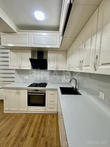 Satılır 3 otaqlı yeni tikili 105 m², 8-ci mikrorayon q., photo 1 from 15