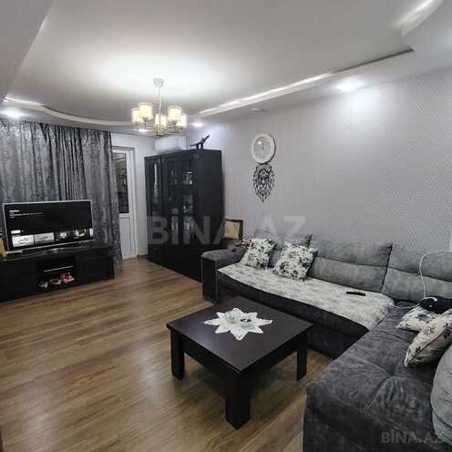 Satılır 3 otaqlı köhnə tikili 70 m², Qara Qarayev m., photo 1 from 8