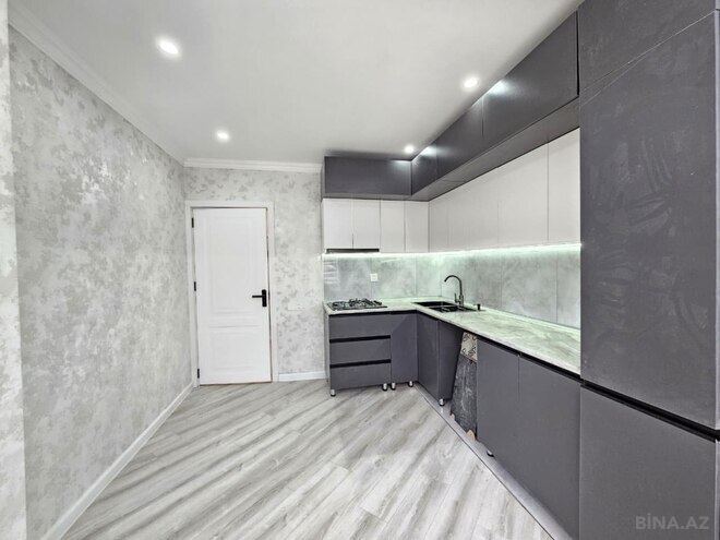 Продаётся 2-комн. вторичка 65 м², photo 1 from 18