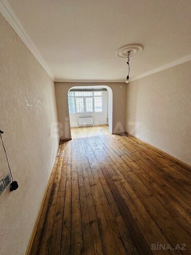 Satılır 2 otaqlı köhnə tikili 60 m², İnşaatçılar m., photo 3 from 16