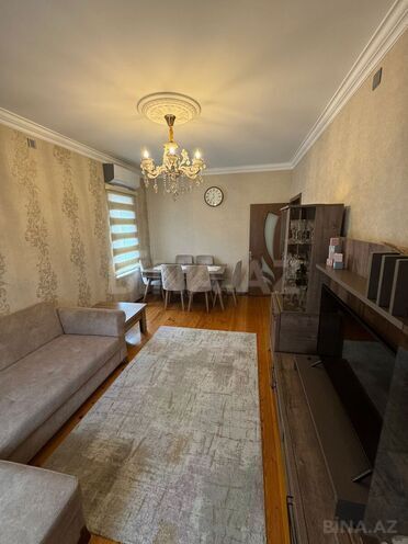 Satılır 2 otaqlı köhnə tikili 65 m², Yeni Yasamal q., photo 1 from 19