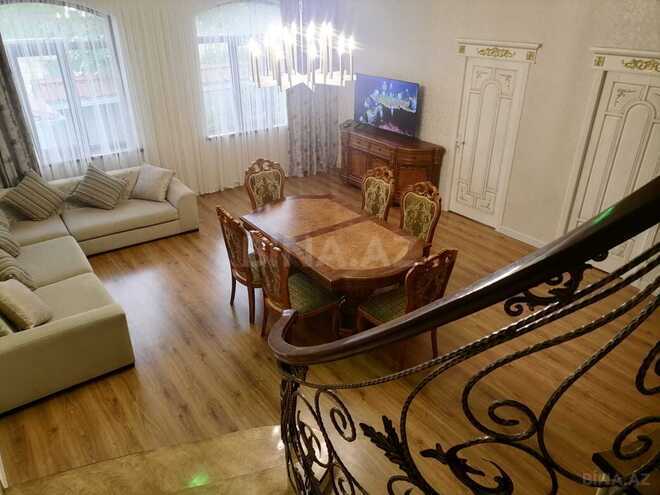 Сдаётся 5-комн. дом/дача 300 м², photo 1 from 27