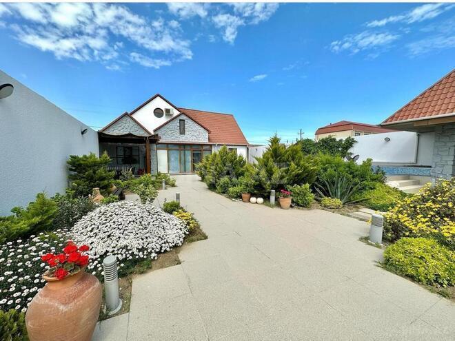 Satılır 4 otaqlı həyət evi/bağ evi 250 m², Şüvəlan q., photo 1 from 24