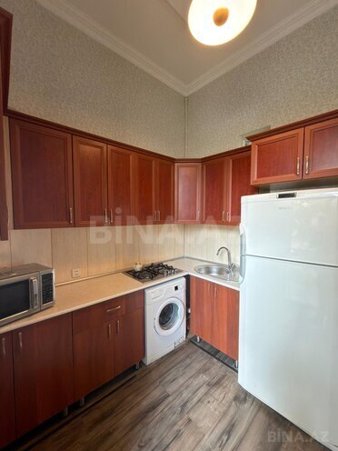 Satılır 3 otaqlı köhnə tikili 110 m², Sahil m., photo 8 from 9