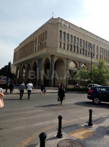 Satılır 2 otaqlı köhnə tikili 60 m², Elmlər Akademiyası m., photo 1 from 12