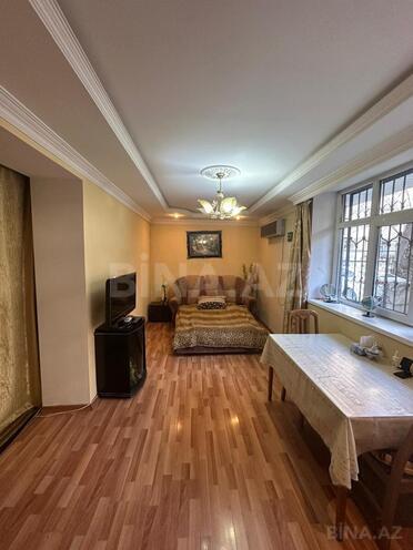 Satılır 6 otaqlı köhnə tikili 150 m², İnşaatçılar m., photo 6 from 16