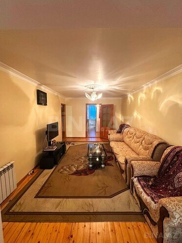 Satılır 6 otaqlı köhnə tikili 150 m², İnşaatçılar m., photo 4 from 16