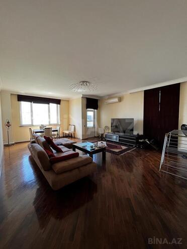 Сдаётся 3-комн. новостройка 120 м², м. Низами, photo 1 from 14