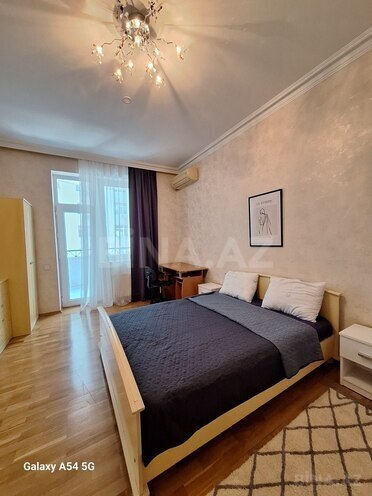 Сдаётся 3-комн. новостройка 140 м², м. Низами, photo 7 from 18