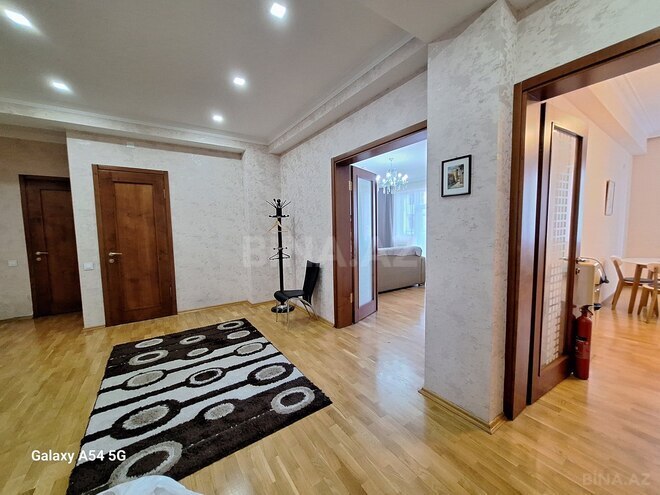 Сдаётся 3-комн. новостройка 140 м², м. Низами, photo 14 from 18