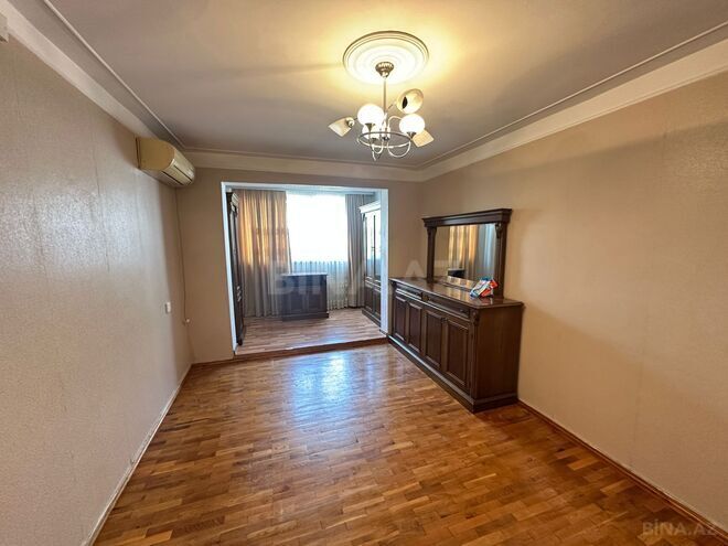 Satılır 2 otaqlı köhnə tikili 55 m², Xalqlar Dostluğu m., photo 3 from 13
