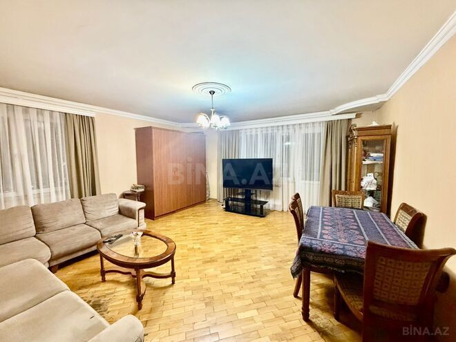 Продаётся 3-комн. вторичка 95 м², м. 8 ноября, photo 1 from 10
