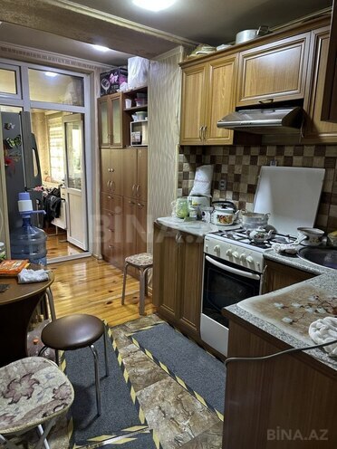 Satılır 3 otaqlı köhnə tikili 57 m², Yasamal q., photo 1 from 13