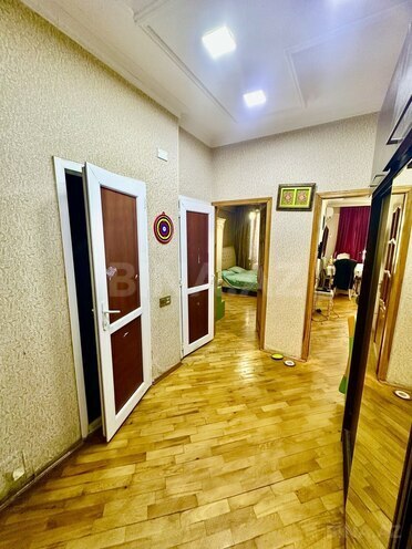 Продаётся 3-комн. новостройка 70 м², м. Нефтчиляр, photo 4 from 10