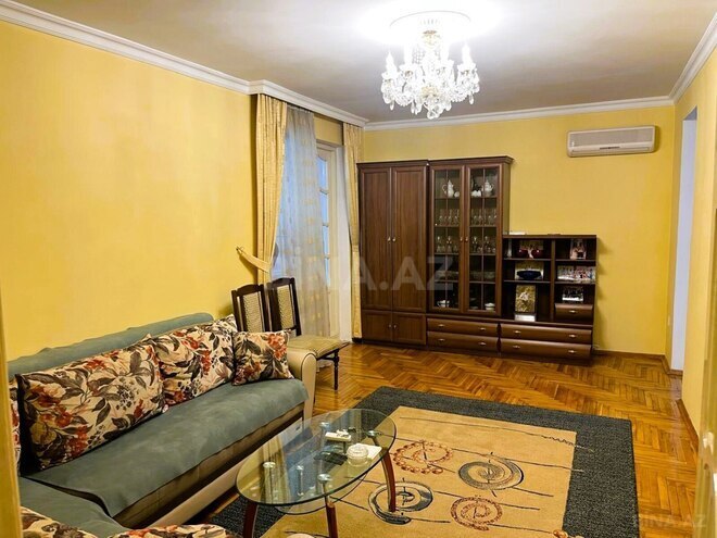 Продаётся 3-комн. вторичка 90 м², м. 20 января, photo 1 from 15