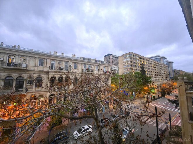 Satılır 3 otaqlı köhnə tikili 96.8 m², Sahil m., photo 20 from 30