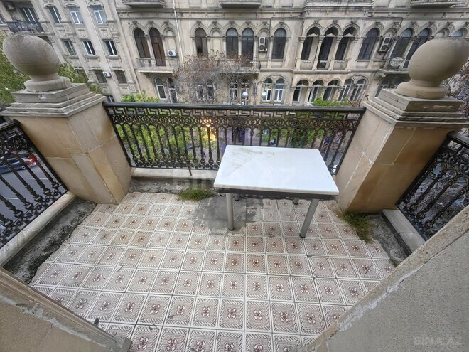 Satılır 3 otaqlı köhnə tikili 96.8 m², Sahil m., photo 9 from 30