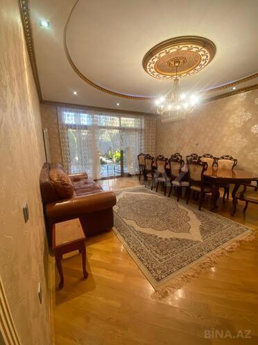 Продаётся 5-комн. дом/дача 310 м², photo 1 from 11