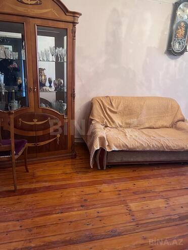 Сдаётся 3-комн. вторичка 60 м², м. Нефтчиляр, photo 1 from 11