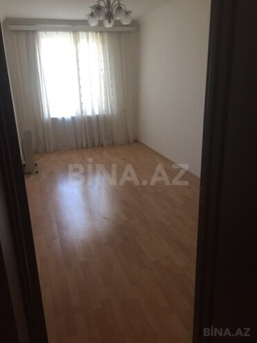 Продаётся 3-комн. вторичка 70 м², м. Иншаатчылар, photo 12 from 17
