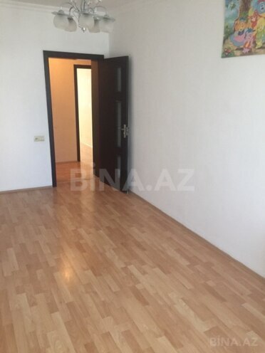 Продаётся 3-комн. вторичка 70 м², м. Иншаатчылар, photo 11 from 17