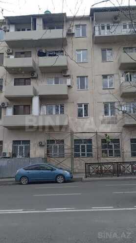 Satılır 3 otaqlı köhnə tikili 70 m², Nizami m., photo 1 from 11